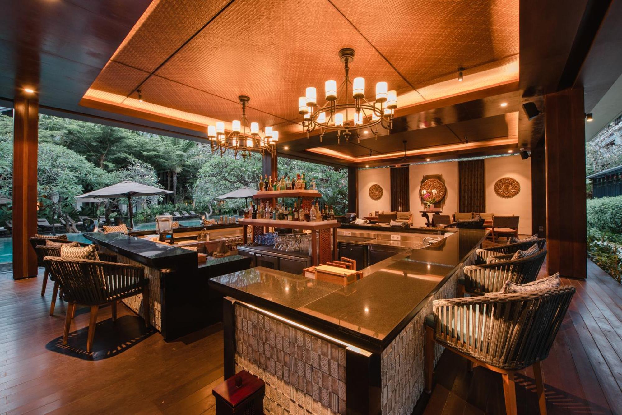 קוטה לומבוק Ramayana Suites And Resort מראה חיצוני תמונה The interior of the restaurant