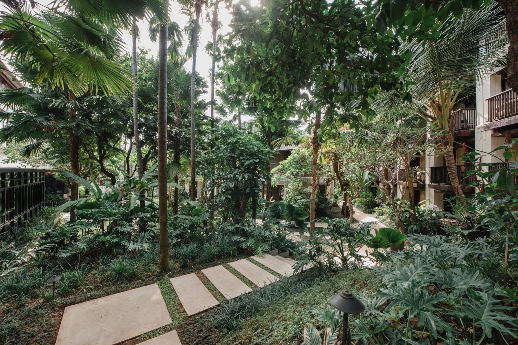 קוטה לומבוק Ramayana Suites And Resort מראה חיצוני תמונה The garden of the house