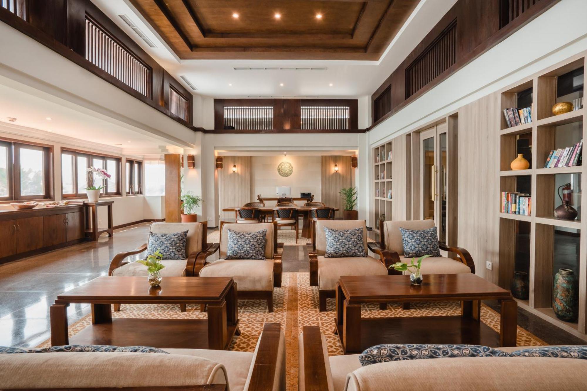 קוטה לומבוק Ramayana Suites And Resort מראה חיצוני תמונה Library